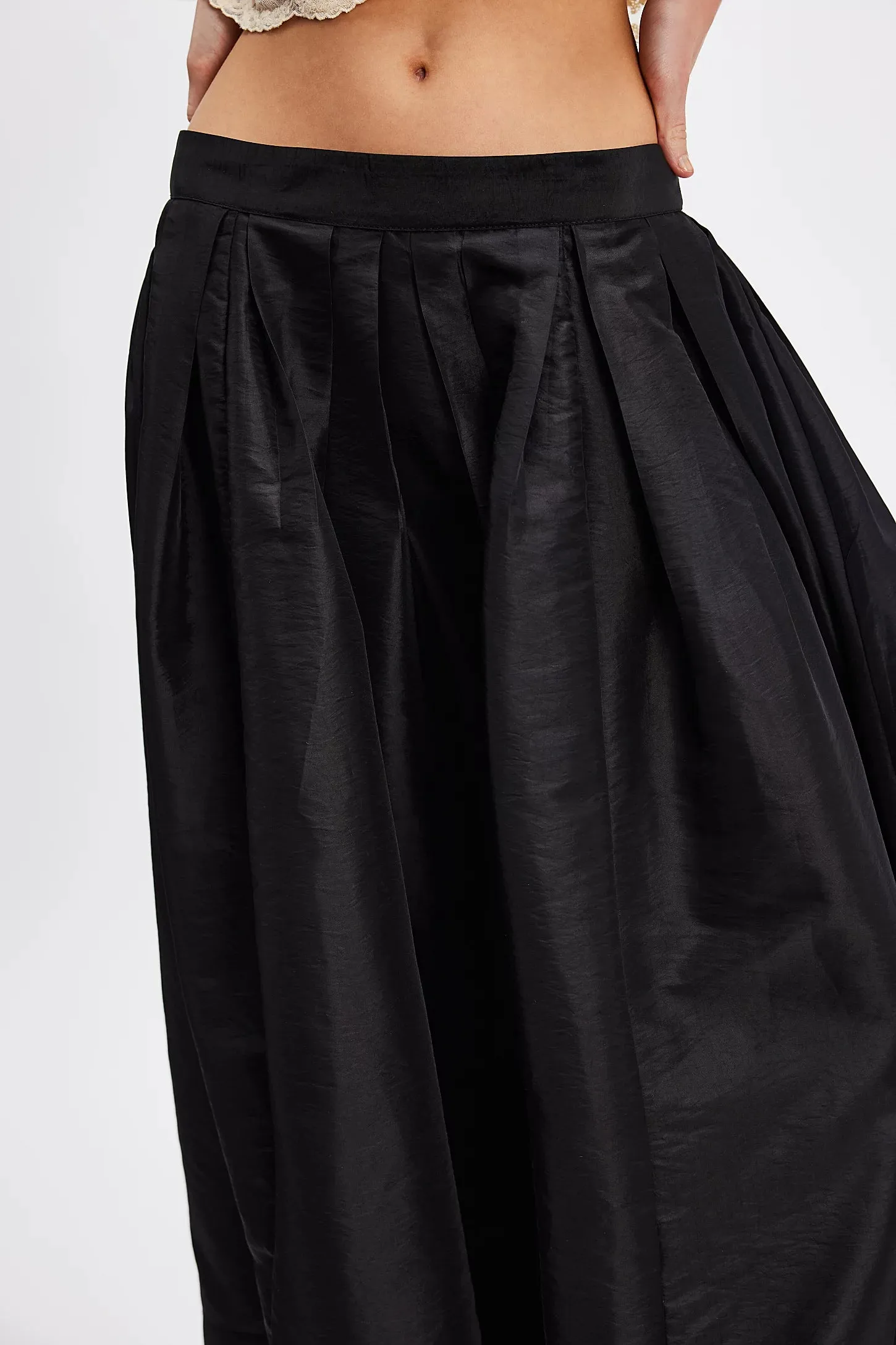 Emilia Full Skirt in Black