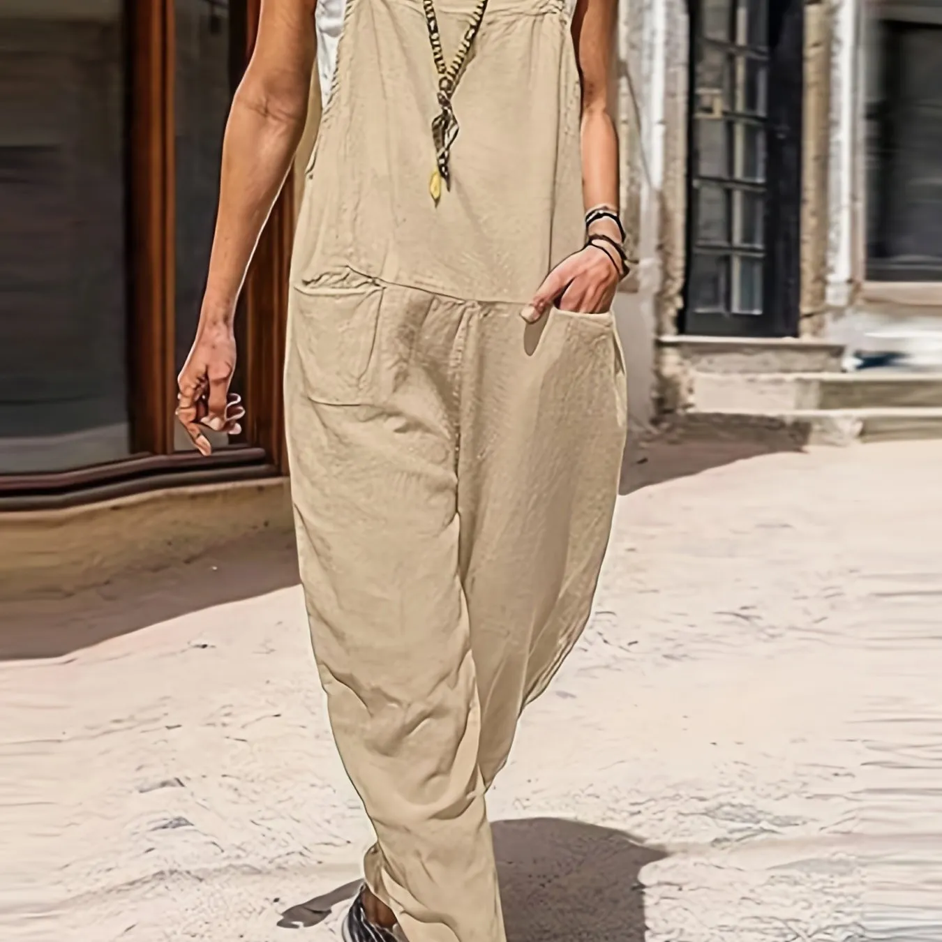 Stylish Sleeveless Jumpsuit Perfect for Womens Casual Wardrobe