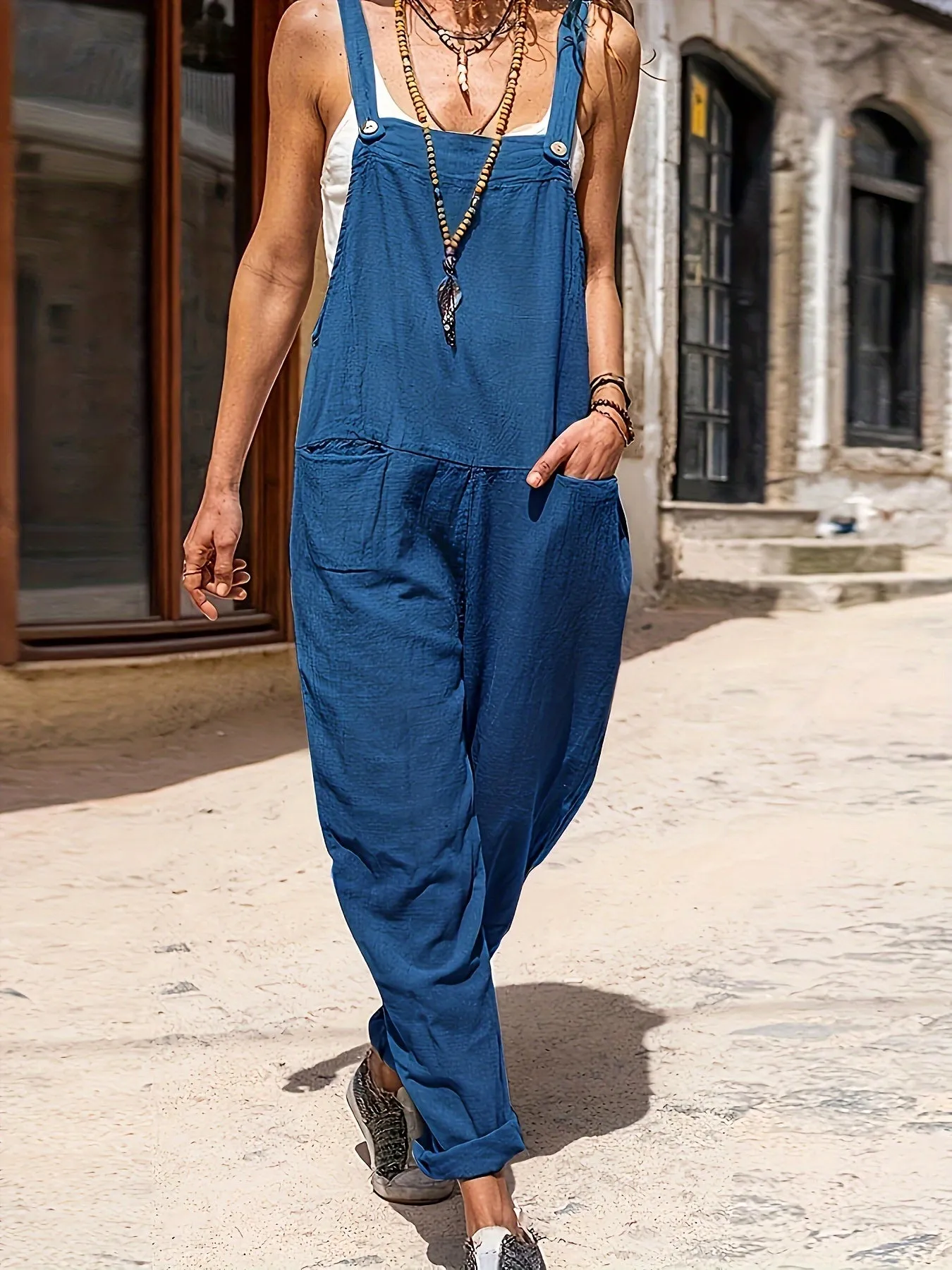 Stylish Sleeveless Jumpsuit Perfect for Womens Casual Wardrobe