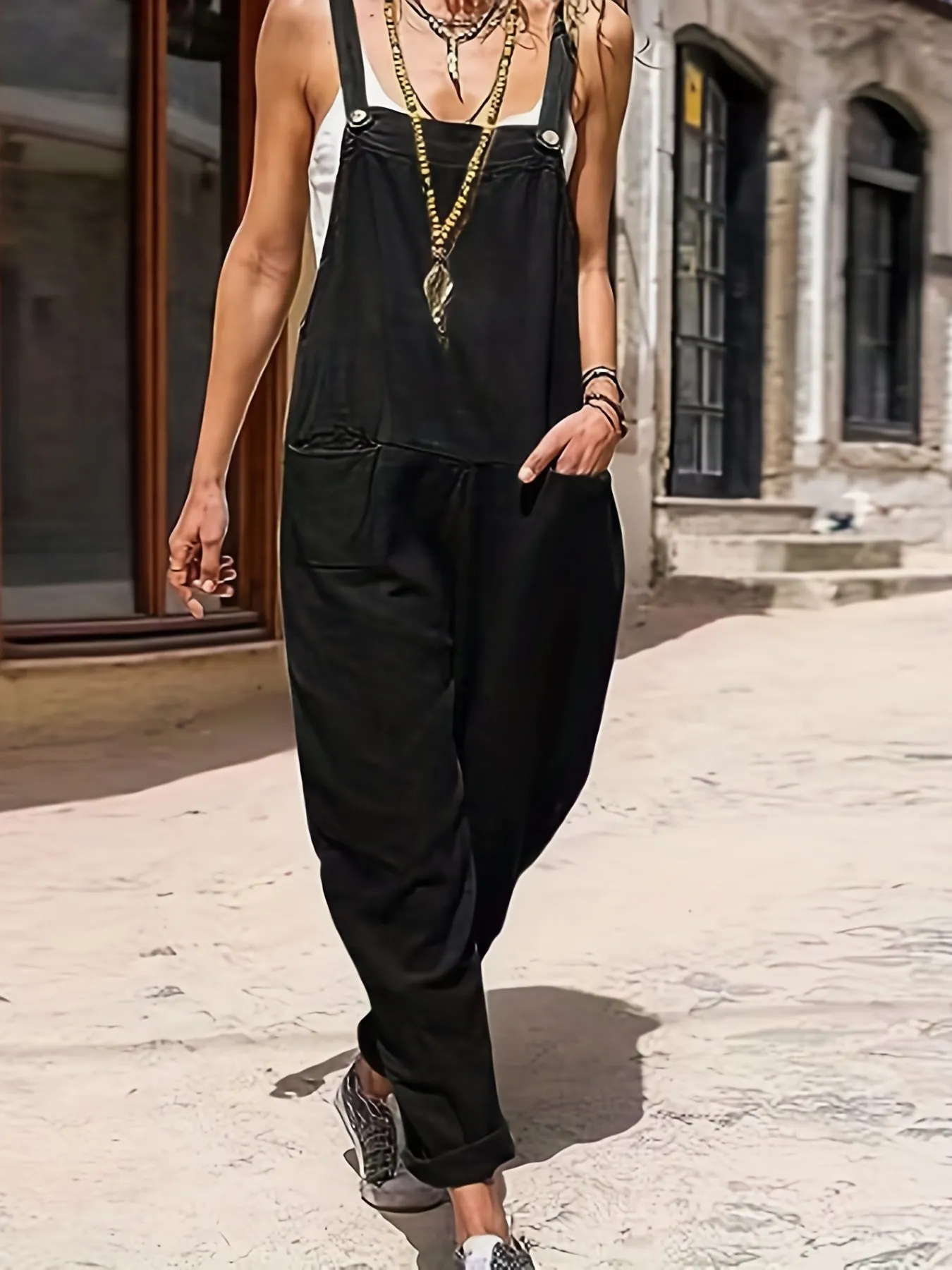 Stylish Sleeveless Jumpsuit Perfect for Womens Casual Wardrobe