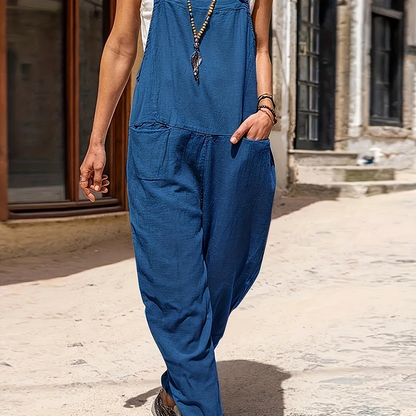 Stylish Sleeveless Jumpsuit Perfect for Womens Casual Wardrobe