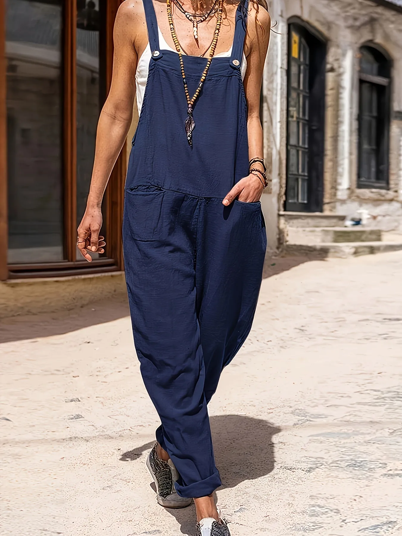 Stylish Sleeveless Jumpsuit Perfect for Womens Casual Wardrobe