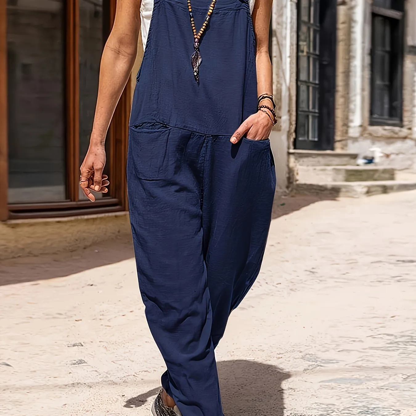 Stylish Sleeveless Jumpsuit Perfect for Womens Casual Wardrobe