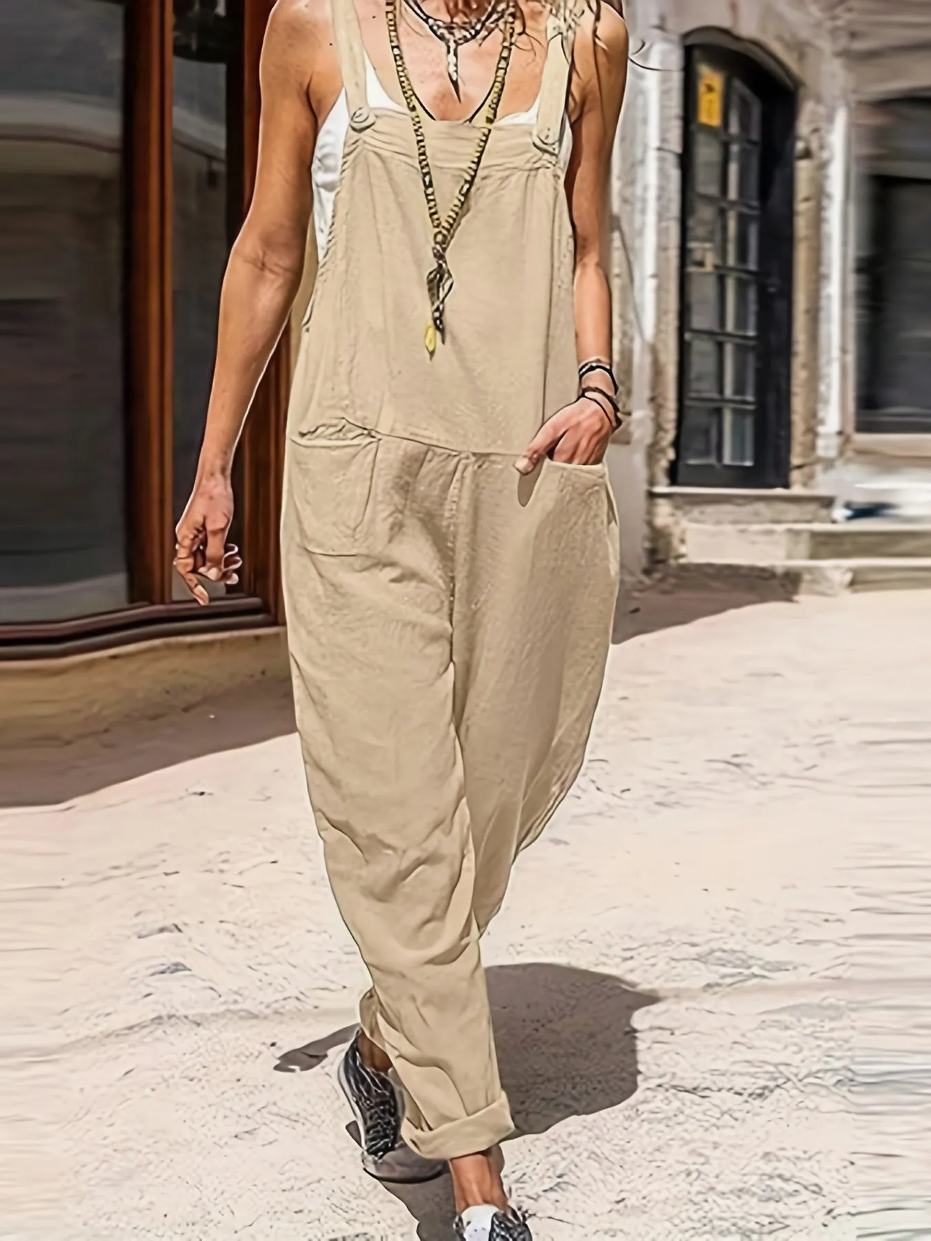 Stylish Sleeveless Jumpsuit Perfect for Womens Casual Wardrobe